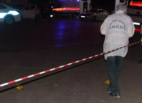 Manisa Salihli de 17 yaşındaki Ceren i öldüren katilin maske taktığı