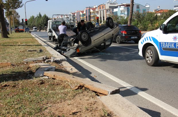 Ayd N Da Feci Kaza Otomobil Takla Att