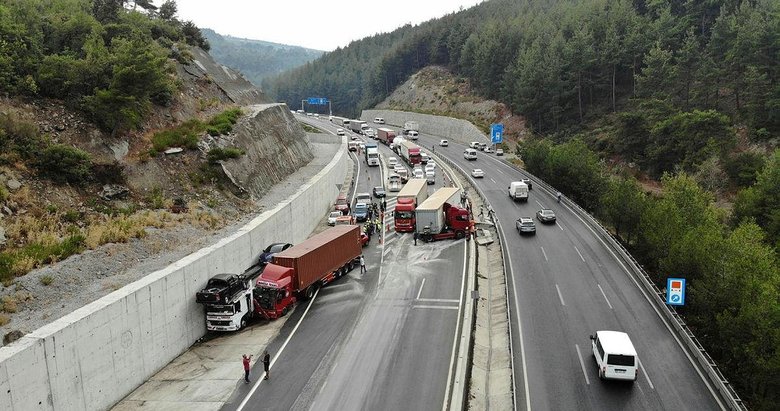 Manisa İzmir Karayolu Sabuncubeli Tüneli'nde Zincirleme Kaza: Yaralılar ...