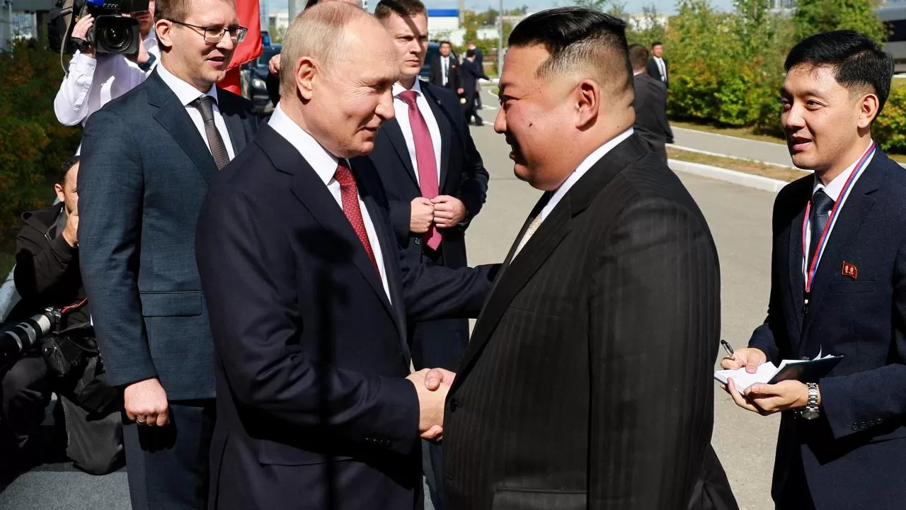 Rusya Cumhurbaşkanı Vladimir Putin, Kuzey Kore Devlet Başkanı Kim Jong-un ile dün Rusya’da bulunan Vostoçniy Uzay Üssü’nde görüştü.