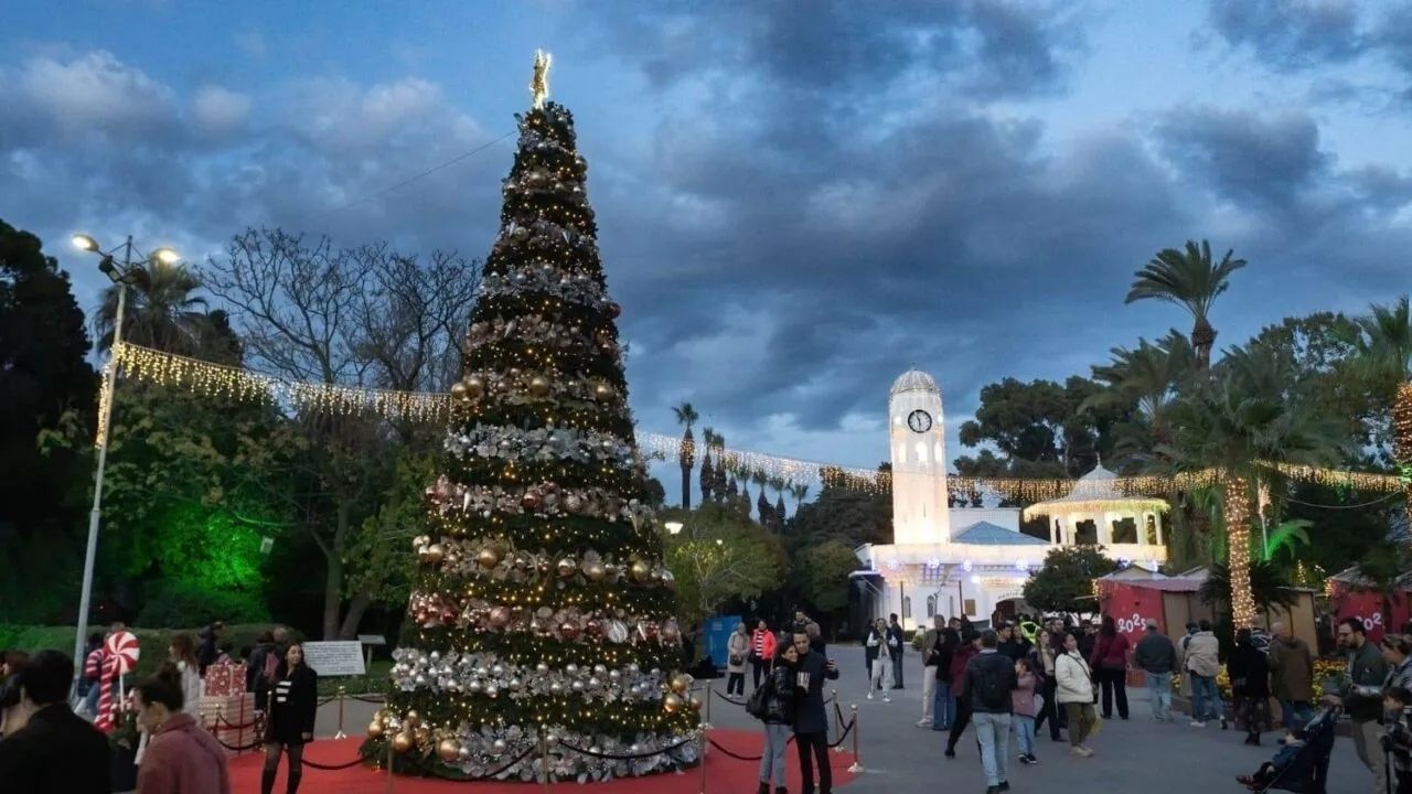 İzmir Yeni Yıl Festivali Başladı: 31 Aralık'a Kadar Eğlence ve Coşku Devam Ediyor